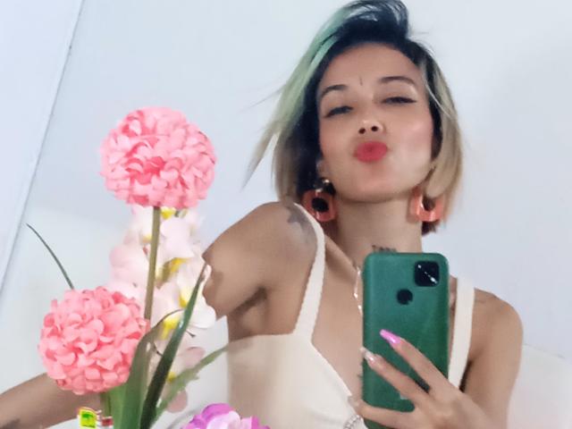 Veroo69 - Sexe cam en vivo - 22035701