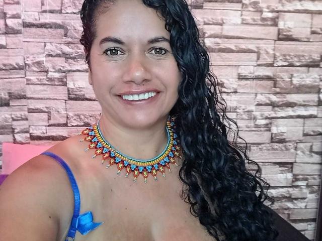 AngelinaJones - Élő pornó és szexkamera - 22036153