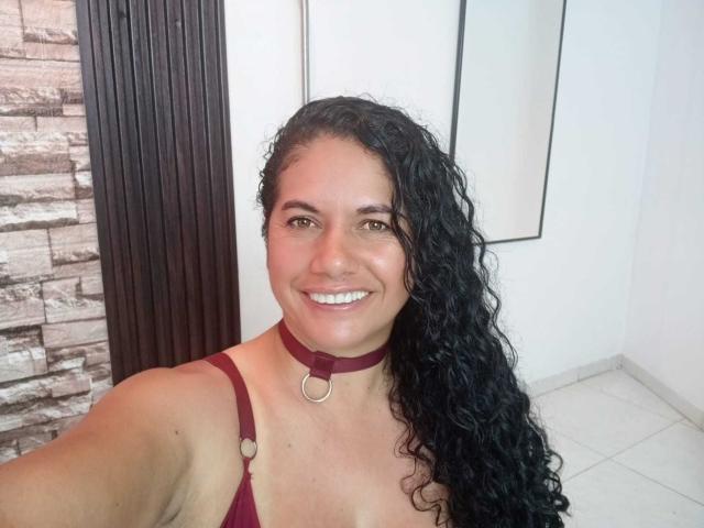 AngelinaJones - Live porno og sexkamera - 22036165