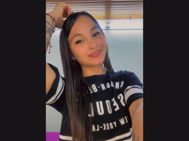 ViolettLee - Sexe cam en vivo - 22039845