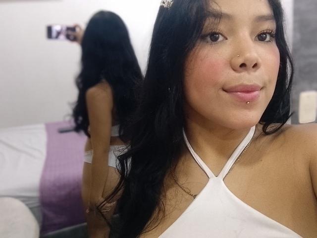 SalmaVitori - Live porn &amp; sex cam - 22042825