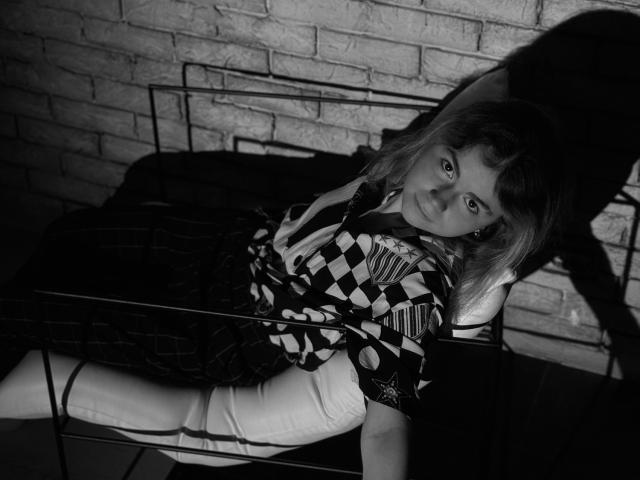 TinaRedly - Live porn &amp; sex cam - 22042937