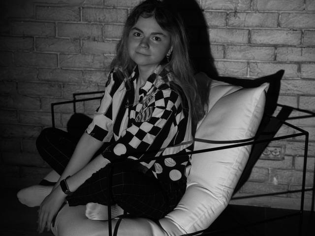 TinaRedly - Live sex cam - 22042961