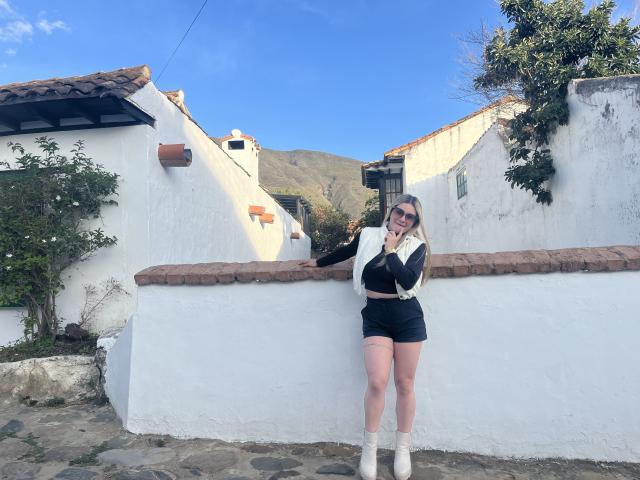 AtheneaRossi - Live porn &amp; sex cam - 22044641