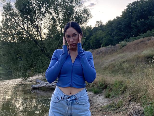 AlianaGracee - Sexe cam en vivo - 22049077