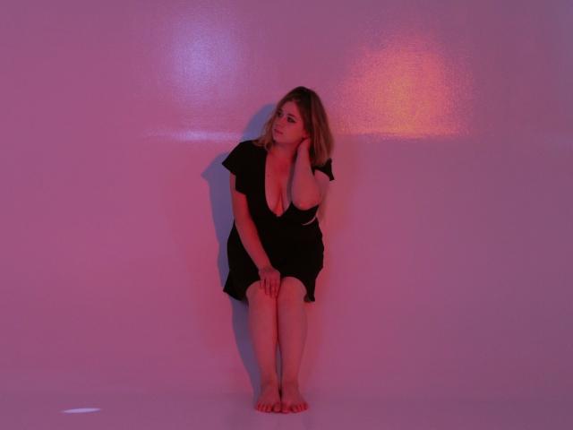 JessikaDaniels - Live Sex Cam - 22052773