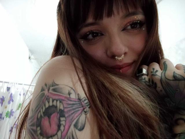 AnniieStone - Live Sex Cam - 22057481