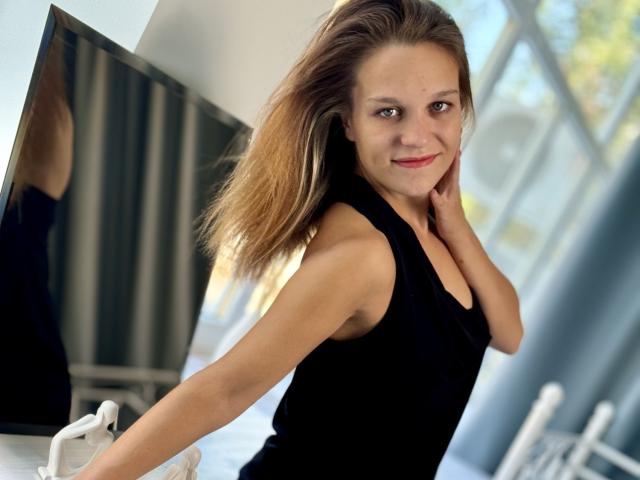 LexyVrign - Live Sex Cam - 22060833