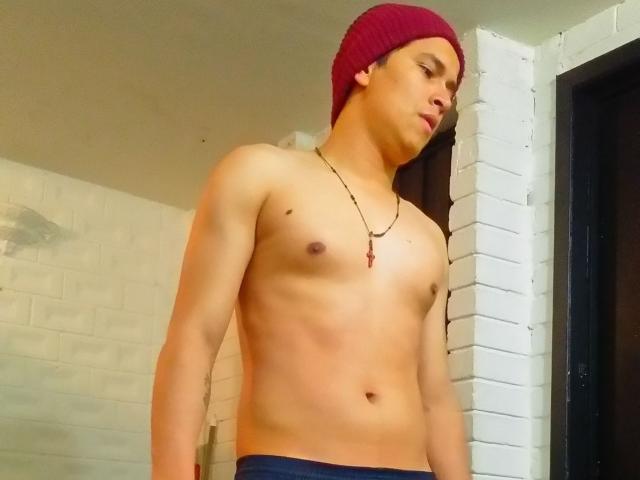 GeoS - Live porn &amp; sex cam - 22068233