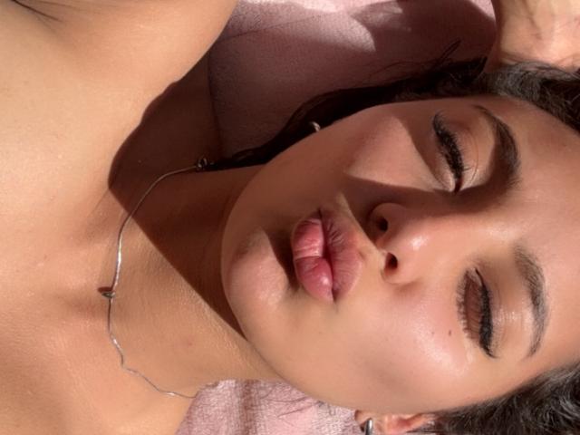 DianaFernandezz - Live porn &amp; sex cam - 22069673