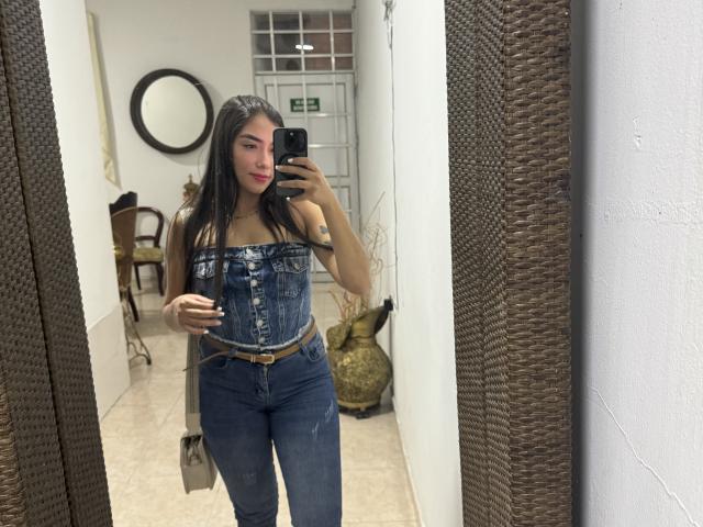 SharonKlart - Live porn &amp; sex cam - 22070265