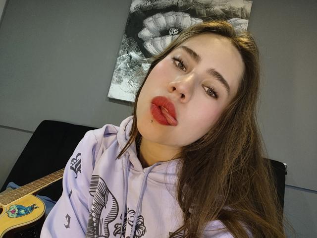 LillyJones - Élő pornó és szexkamera - 22072581