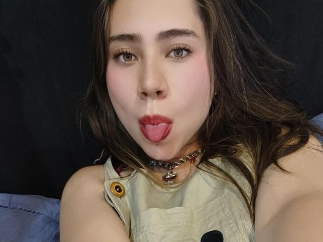 LillyJones - Élő pornó és szexkamera - 22072585