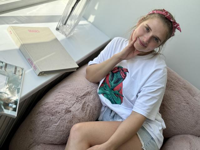 CarolineHott69 - Live porn &amp; sex cam - 22074693