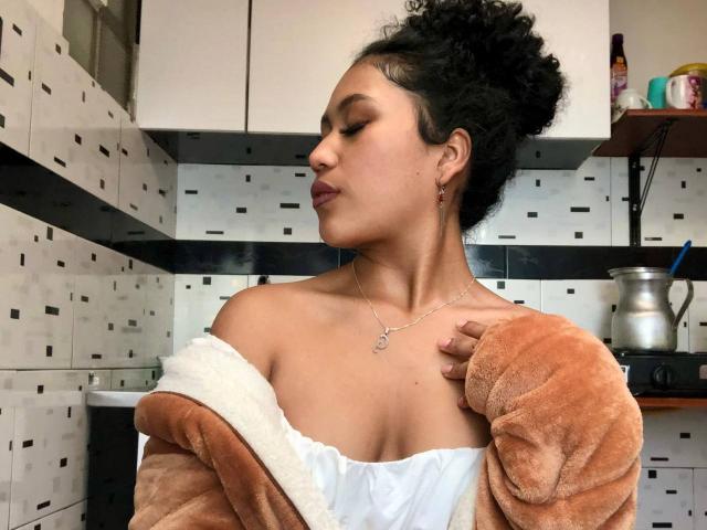 SophieSonyas - Live sex cam - 22083081