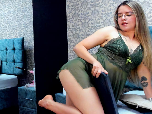 AliceHoe - Live porn &amp; sex cam - 22090737