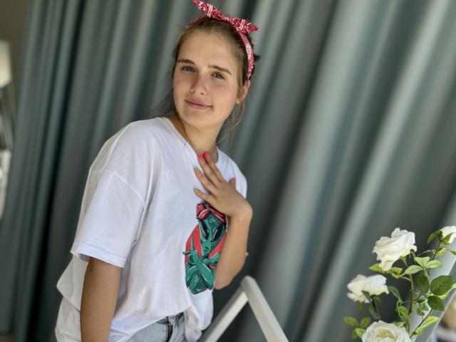 CarolineHott69 - Live porn &amp; sex cam - 22090901