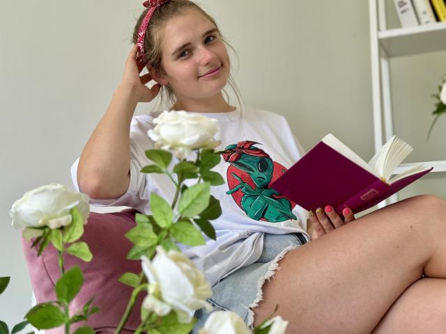 CarolineHott69 - Live sex cam - 22091033