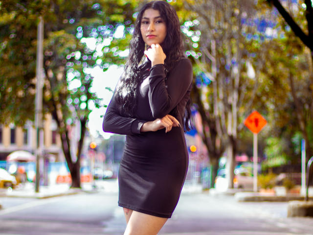 EmaHenderson - Live porn &amp; sex cam - 22093105