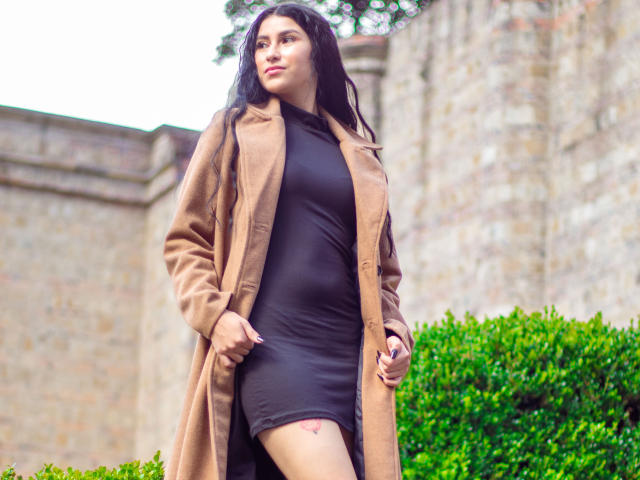 EmaHenderson - Live porn &amp; sex cam - 22093153