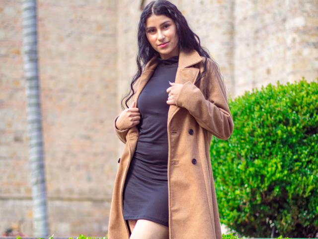 EmaHenderson - Live porn &amp; sex cam - 22093157