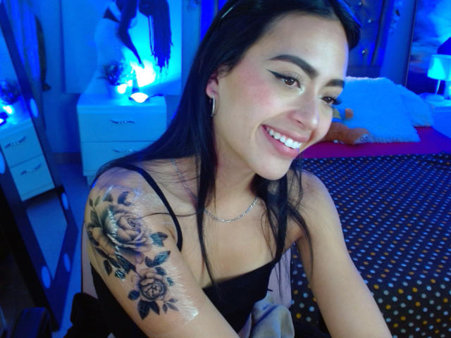 AntonellaLayton - Live porn &amp; sex cam - 22094197