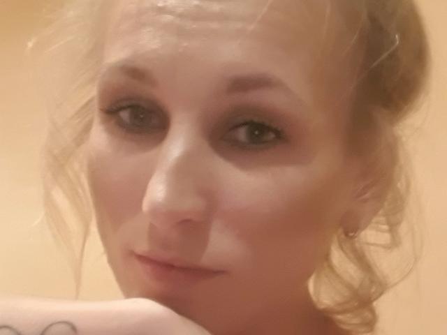 JulianneAlice - Live porn &amp; sex cam - 22095921