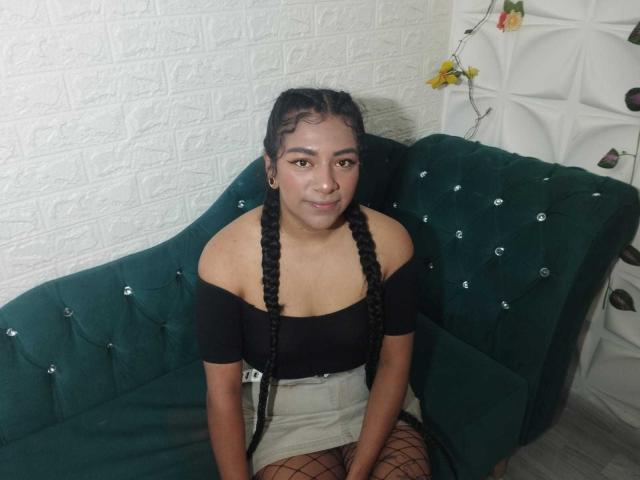 AngelaMoretti - Porno na żywo i seks kamera - 22096257