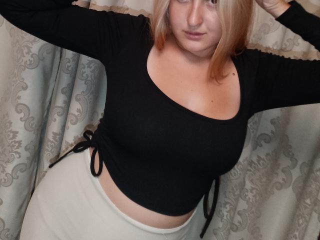 ElizabethTern - Live porn &amp; sex cam - 22099545