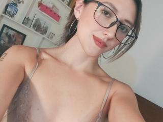 MiaGarcia - Live sex cam - 22102801