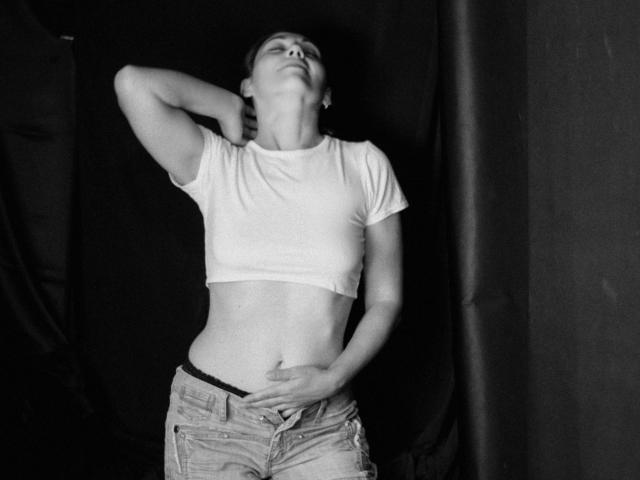 LiluGrants - Porno na żywo i seks kamera - 22111901