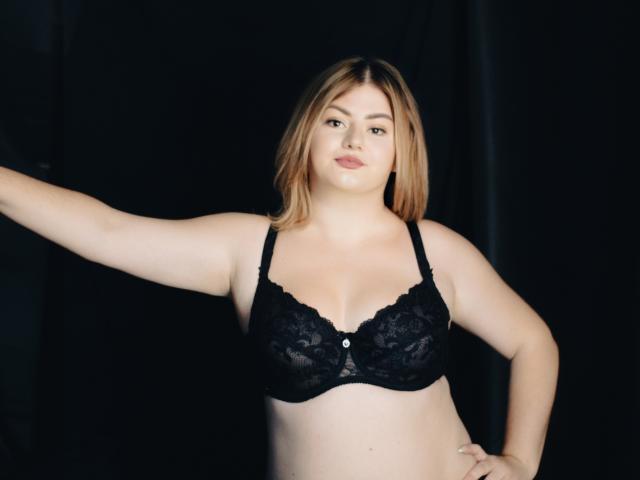 ZannaDreil - Live porn &amp; sex cam - 22113821