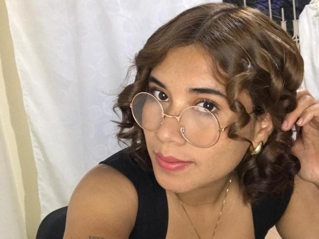 BellaBickers - Live porn &amp; sex cam - 22118857