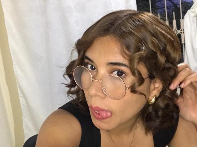 BellaBickers - Live porn &amp; sex cam - 22118889