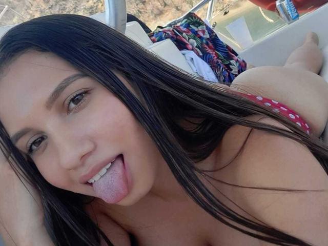 RossyCute - Live porn &amp; sex cam - 22126337