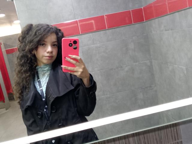 EmmaCowperr - Porno na żywo i seks kamera - 22127197