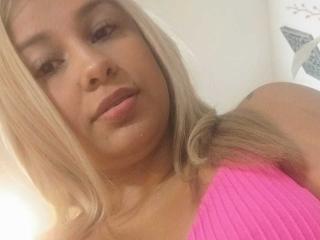 BonieeWalton - Live sex cam - 22128961
