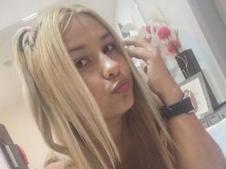 BonieeWalton - Live sex cam - 22129105