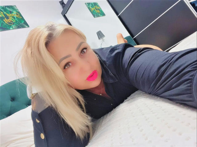 krystal75-hot - Live porn &amp; sex cam - 22129853