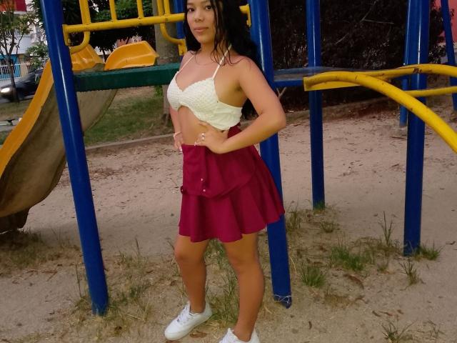 SalmaVitori - Live porn &amp; sex cam - 22131793