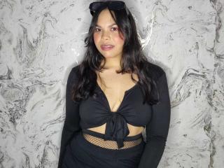 ChloeAdamsX - Live porn &amp; sex cam - 22134669