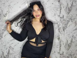 ChloeAdamsX - Live porn &amp; sex cam - 22134705