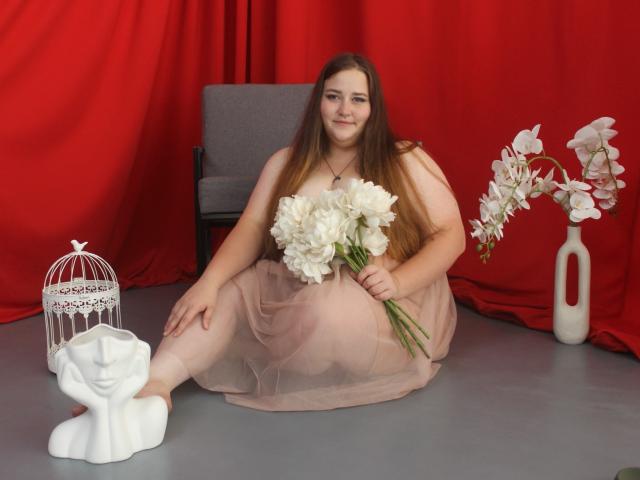 DaniellaGraceZZ - Camera khiêu dâm &amp; quyến rũ trực tiếp - 22141529