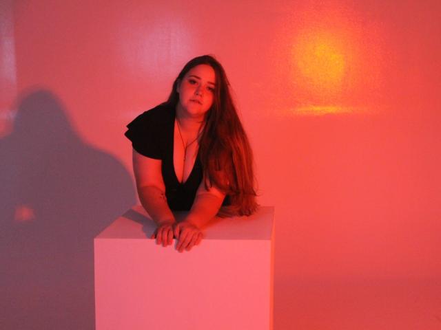 DaniellaGraceZZ - Élő pornó és szexkamera - 22141625