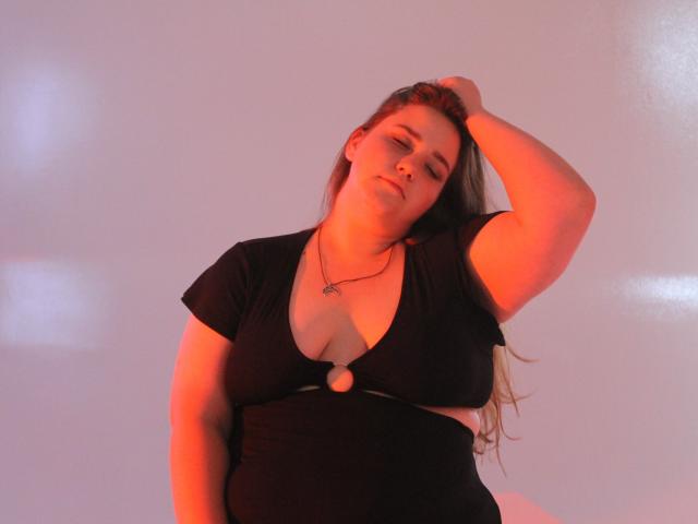 DaniellaGraceZZ - Camera khiêu dâm &amp; quyến rũ trực tiếp - 22141637