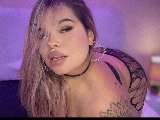 JulianaSousa - Live Sex Cam - 22145201