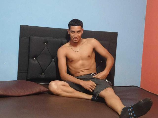 BrayanTthh - Live porn &amp; sex cam - 22148701