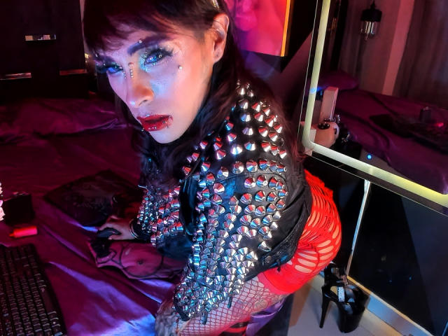 ErotickBellaTrix - Live porn &amp; sex cam - 22154305
