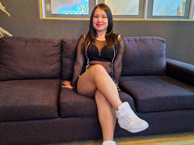 GretaMills - Live porn &amp; sex cam - 22154425