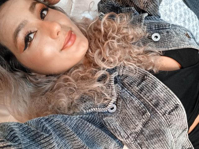 FloraSaenz - Live sex cam - 22163805